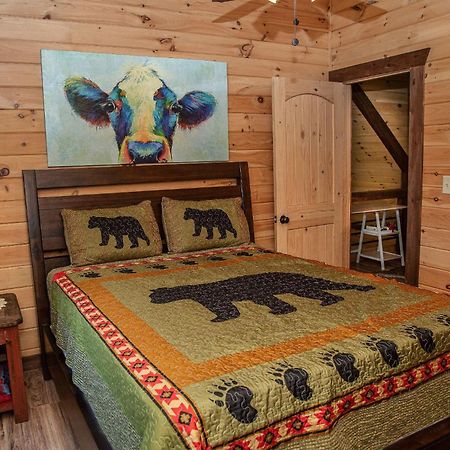 Adore The Smores Rustic Mountain Charm Outdoor Spaces And A Cozy Hot Tub Blue Ridge Esterno foto