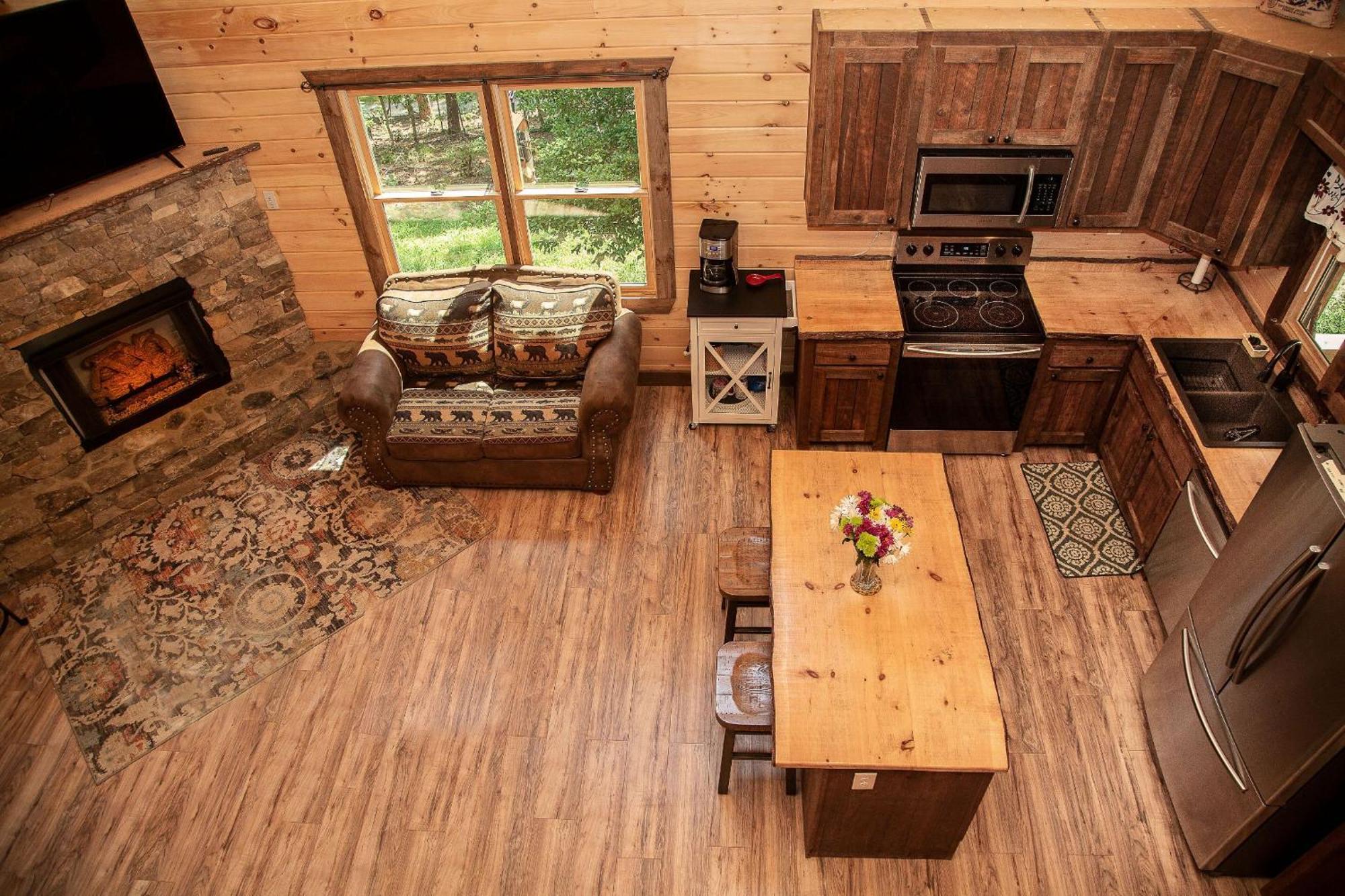 Adore The Smores Rustic Mountain Charm Outdoor Spaces And A Cozy Hot Tub Blue Ridge Esterno foto