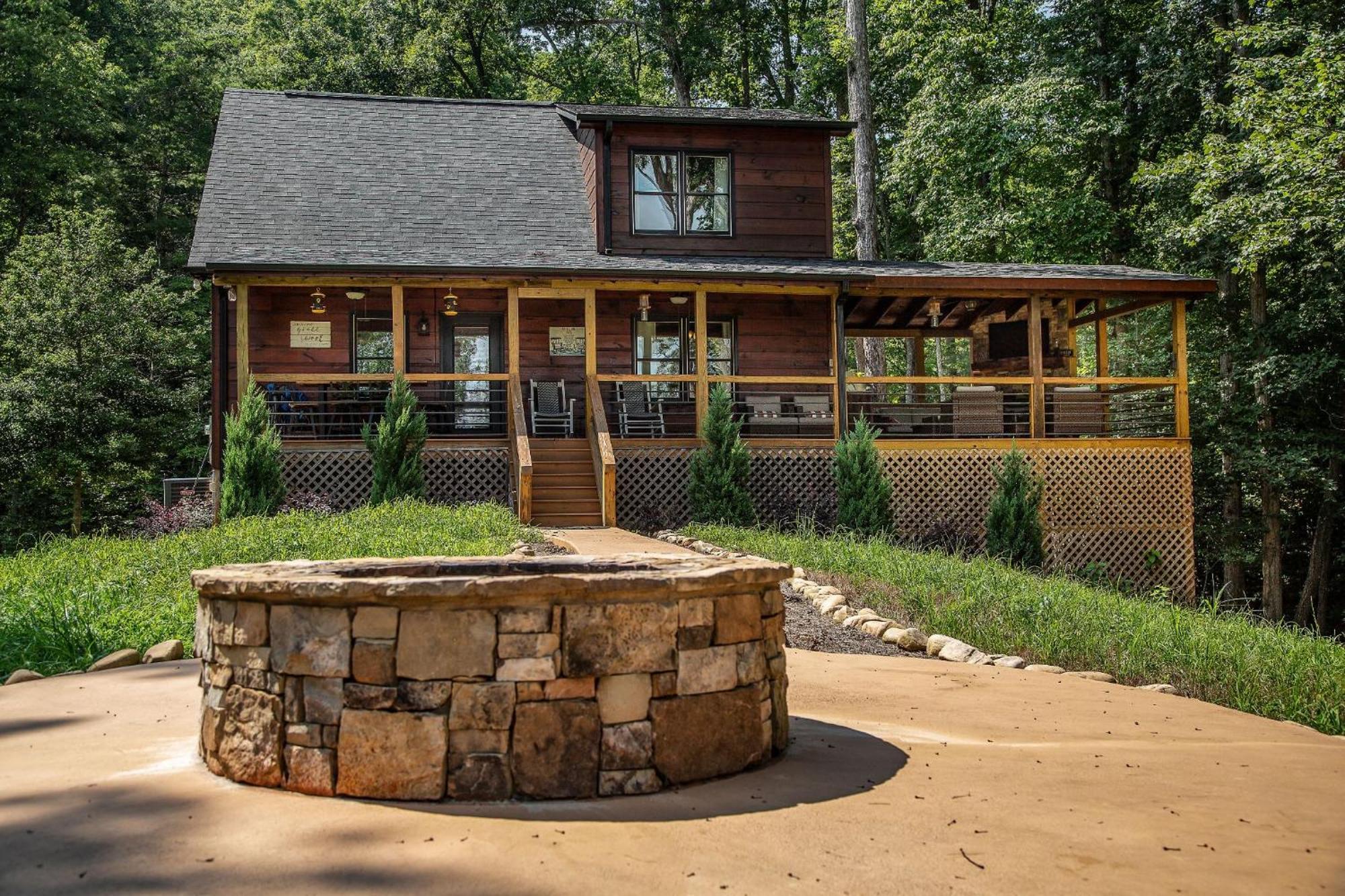 Adore The Smores Rustic Mountain Charm Outdoor Spaces And A Cozy Hot Tub Blue Ridge Esterno foto