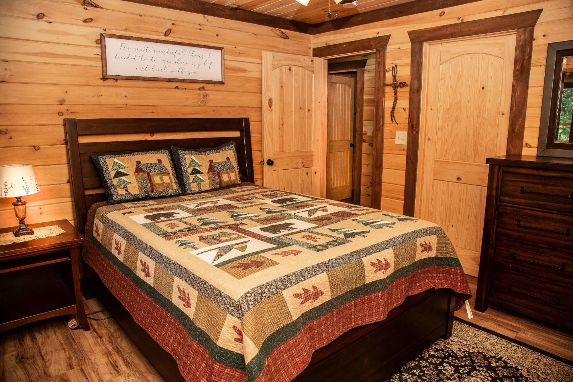 Adore The Smores Rustic Mountain Charm Outdoor Spaces And A Cozy Hot Tub Blue Ridge Esterno foto